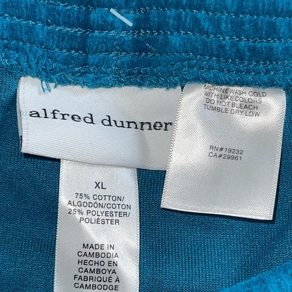 NWT Alfred Dunner Velour loungewear pants. SizeXL proportioned short. - Picture 6 of 7